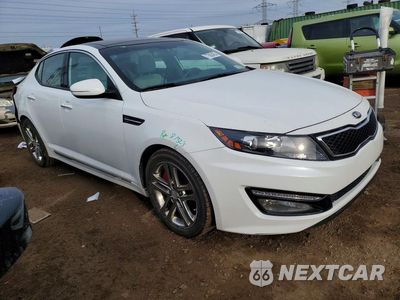 Czwarte zdjęcie samochodu z boku: 2013 KIA OPTIMA SX VIN:5XXGR4A69DG201348 - miniatura