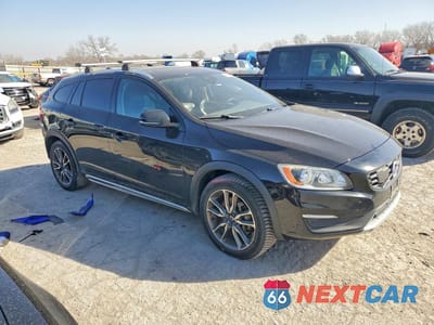 Czwarte zdjęcie samochodu z boku: 2018 VOLVO V60 CROSS COUNTRY PREMIER VIN:YV440MWK0J2053964 - miniatura