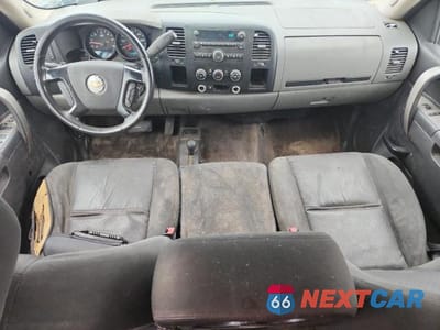 Zdjęcie 8 z 11 samochodu: 2010 CHEVROLET SILVERADO K1500 LS VIN:1GCSKREA4AZ277451 - miniatura