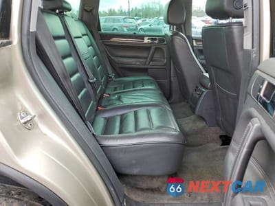 Zdjęcie 10 z 12 samochodu: 2004 VOLKSWAGEN TOUAREG TDI 5.0 VIN:WVGHH77L84D082350 - miniatura