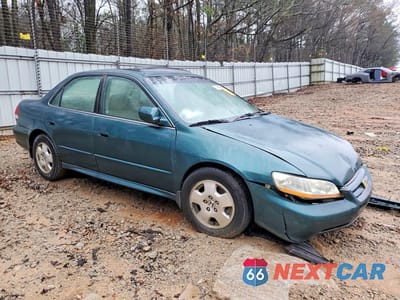 Czwarte zdjęcie samochodu z boku: 2002 HONDA ACCORD EX VIN:1HGCG165X2A009577 - miniatura
