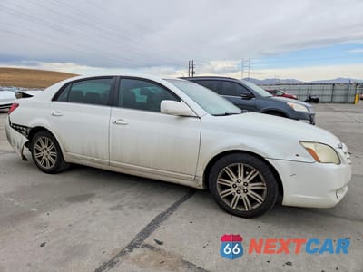 Czwarte zdjęcie samochodu z boku: 2006 TOYOTA AVALON LIM VIN:4T1BK36B26U085434 - miniatura