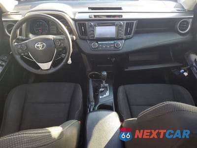Zdjęcie 8 z 13 samochodu: 2017 TOYOTA RAV4 XLE VIN:JTMWFREV9HJ119365 - miniatura