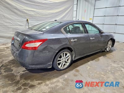 Trzecie zdjęcie samochodu z tyłu: 2010 NISSAN MAXIMA 3.5 S VIN:1N4AA5AP9AC802451 - miniatura