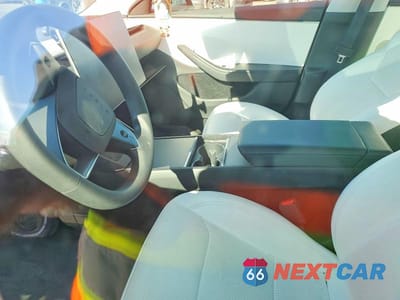 Zdjęcie 7 z 12 samochodu: 2024 TESLA MODEL 3 VIN:5YJ3E1EA2RF828801 - miniatura