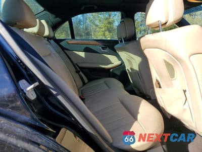 Zdjęcie 10 z 12 samochodu: 2011 MERCEDES-BENZ E 550 VIN:WDDHF7CB1BA280506 - miniatura