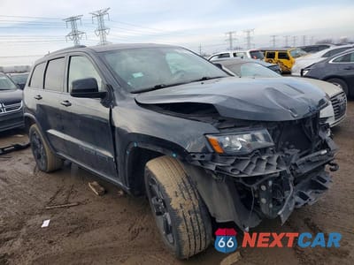 Czwarte zdjęcie samochodu z boku: 2019 JEEP GRAND CHEROKEE LAREDO VIN:1C4RJFAG7KC590198 - miniatura