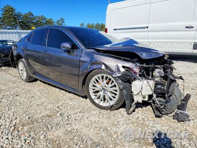 Czwarte zdjęcie samochodu z boku: 2018 TOYOTA CAMRY L VIN:4T1B11HK6JU105102 - miniatura