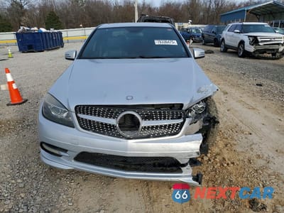 Piąte zdjęcie samochodu w środku: 2011 MERCEDES-BENZ C 300 VIN:WDDGF5EB5BA460732 - miniatura