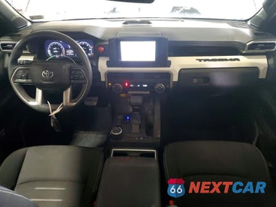 Zdjęcie 8 z 12 samochodu: 2024 TOYOTA TACOMA TRD OFF-ROAD HV VIN:3TYLC5LN9RT001610 - miniatura