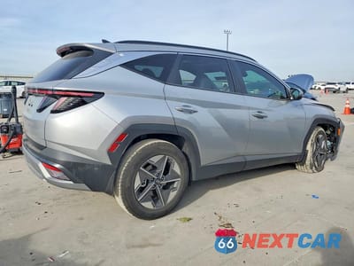 Trzecie zdjęcie samochodu z tyłu: 2026 HYUNDAI TUCSON SEL PREMIUM VIN:5NMJC3DE4TH666124 - miniatura
