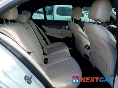 Zdjęcie 10 z 11 samochodu: 2017 MERCEDES-BENZ E 300 4MATIC VIN:WDDZF4KBXHA046233 - miniatura