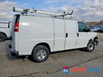 Trzecie zdjęcie samochodu z tyłu: 2019 CHEVROLET EXPRESS 2500 UTILITY / SERVICE VAN VIN:1GCWGAFG0K1303423 - miniatura