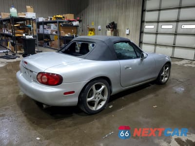 Trzecie zdjęcie samochodu z tyłu: 2003 MAZDA MX-5 MIATA BASE VIN:JM1NB353X30304462 - miniatura
