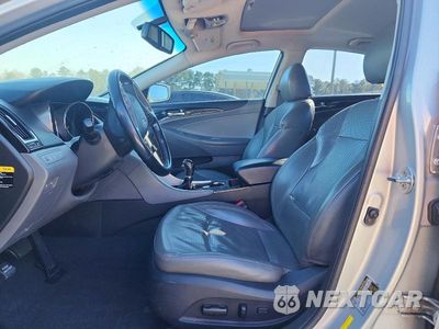 Zdjęcie 7 z 11 samochodu: 2014 HYUNDAI SONATA LIMITED VIN:5NPEC4AC3EH820872 - miniatura
