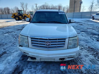 Piąte zdjęcie samochodu w środku: 2002 CADILLAC ESCALADE LUXURY VIN:1GYEK63N32R291841 - miniatura