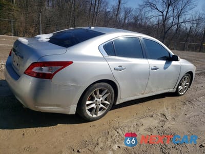 Trzecie zdjęcie samochodu z tyłu: 2010 NISSAN MAXIMA 3.5 S VIN:1N4AA5AP6AC821460 - miniatura