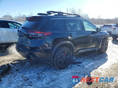Trzecie zdjęcie samochodu z tyłu: 2025 NISSAN ROGUE ROCK CREEK VIN:5N1BT3BB8SC674748 - miniatura