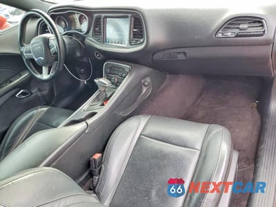Zdjęcie 8 z 11 samochodu: 2017 DODGE CHALLENGER SXT VIN:2C3CDZAG2HH594622 - miniatura