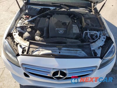 Zdjęcie 11 z 12 samochodu: 2017 MERCEDES-BENZ C 300 4MATIC VIN:55SWF4KB9HU198829 - miniatura