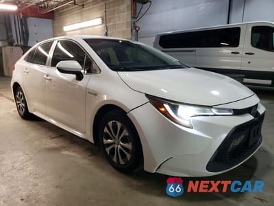 Czwarte zdjęcie samochodu z boku: 2021 TOYOTA COROLLA LE VIN:JTDEAMDE2MJ003918 - miniatura