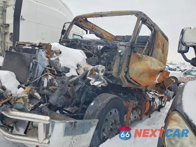 Zdjęcie 10 z 10 samochodu: 2014 VOLVO VNL SEMI TRUCK VIN:4V4NC9EH5EN162222 - miniatura
