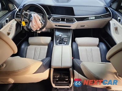 Zdjęcie 8 z 14 samochodu: 2020 BMW X7 XDRIVE40I VIN:5UXCW2C0XL0E74708 - miniatura