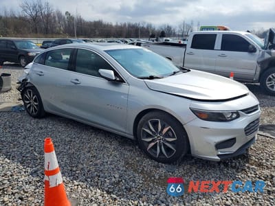 Czwarte zdjęcie samochodu z boku: 2017 CHEVROLET MALIBU LT VIN:1G1ZE5ST7HF238247 - miniatura