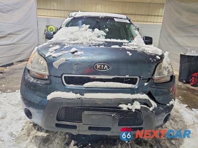 Piąte zdjęcie samochodu w środku: 2011 KIA SOUL + VIN:KNDJT2A27B7218468 - miniatura