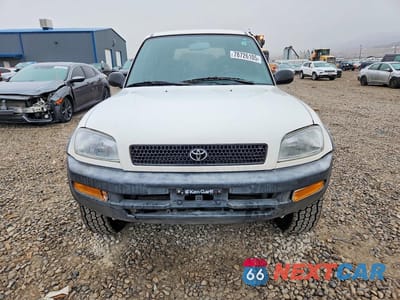 Piąte zdjęcie samochodu w środku: 1997 TOYOTA RAV4 BASE VIN:JT3HP10V0V7039173 - miniatura