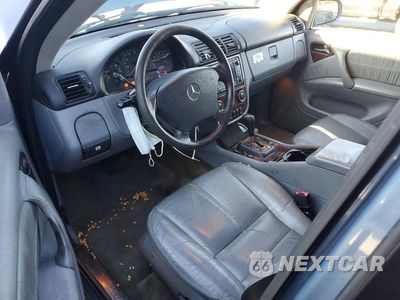 Zdjęcie 8 z 12 samochodu: 2004 MERCEDES BENZ ML 350 VIN:4JGAB57E44A478950 - miniatura