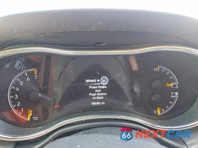 Zdjęcie 9 z 13 samochodu: 2016 JEEP GRAND CHEROKEE LAREDO VIN:1C4RJFAG5GC325495 - miniatura