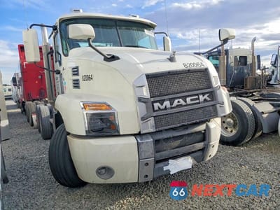 2020 MACK ANTHEM SEMI TRUCK 1M1AN3GY8LM013627 - główne zdjęcie licytacji z USA - miniatura