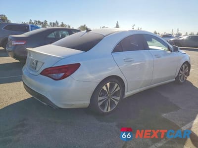 Trzecie zdjęcie samochodu z tyłu: 2019 MERCEDES-BENZ CLA 250 VIN:WDDSJ4EB0KN725102 - miniatura