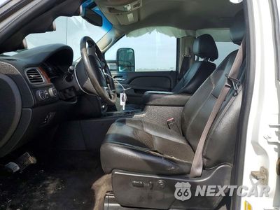 Zdjęcie 7 z 11 samochodu: 2014 GMC SIERRA K2500 SLT VIN:1GT121E88EF152342 - miniatura