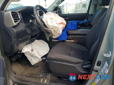 Zdjęcie 7 z 13 samochodu: 2024 TOYOTA TUNDRA SR5 VIN:5TFLA5DB2RX204712 - miniatura