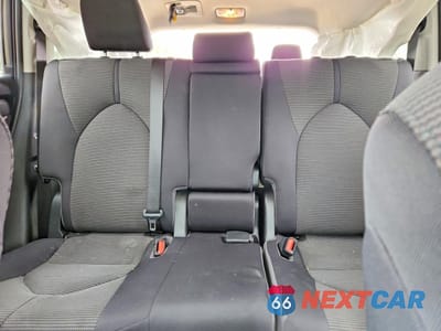 Zdjęcie 10 z 14 samochodu: 2023 TOYOTA HIGHLANDER L VIN:5TDKDRAH8PS526261 - miniatura