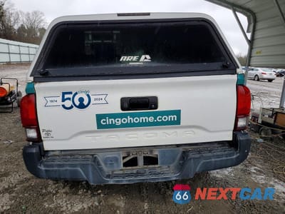 Zdjęcie 6 z 12 samochodu: 2018 TOYOTA TACOMA ACCESS CAB VIN:5TFRX5GN5JX116580 - miniatura