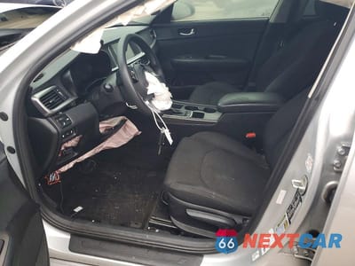Zdjęcie 7 z 12 samochodu: 2019 KIA OPTIMA LX VIN:5XXGT4L32KG300370 - miniatura