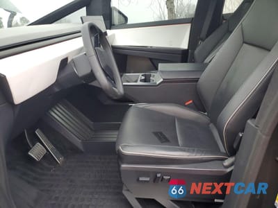 Zdjęcie 7 z 13 samochodu: 2024 TESLA CYBERTRUCK VIN:7G2CEHED7RA014253 - miniatura