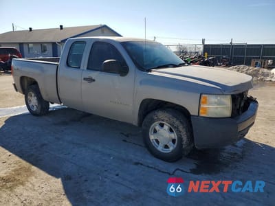 Czwarte zdjęcie samochodu z boku: 2008 CHEVROLET SILVERADO K1500 VIN:1GCEK19018Z263453 - miniatura