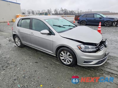 Czwarte zdjęcie samochodu z boku: 2018 VOLKSWAGEN GOLF S VIN:3VWB17AU4JM280307 - miniatura