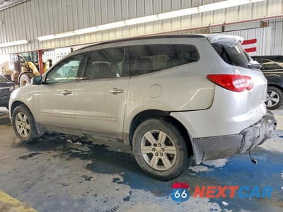 Drugie zdjęcie samochodu z przodu: 2011 CHEVROLET TRAVERSE LT VIN:1GNKRGED4BJ192174 - miniatura