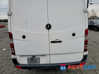 Zdjęcie 10 z 12 samochodu: 2011 MERCEDES-BENZ SPRINTER 2500 VIN:WD3PE8CB4B5568263 - miniatura