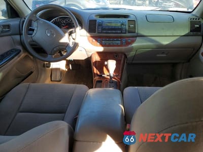 Zdjęcie 8 z 11 samochodu: 2005 TOYOTA CAMRY LE VIN:4T1BE30K75U006841 - miniatura