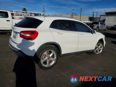 Trzecie zdjęcie samochodu z tyłu: 2018 MERCEDES-BENZ GLA 250 VIN:WDCTG4EB8JJ497668 - miniatura