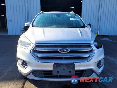 Piąte zdjęcie samochodu w środku: 2019 FORD ESCAPE TITANIUM VIN:1FMCU0J90KUA03390 - miniatura