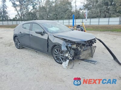 Czwarte zdjęcie samochodu z boku: 2020 MAZDA 3 PREFERRED VIN:JM1BPAMMXL1175345 - miniatura