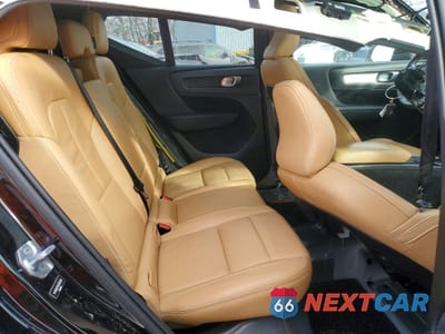 Zdjęcie 10 z 13 samochodu: 2019 VOLVO XC40 T5 MOMENTUM VIN:YV4162UK5K2053369 - miniatura