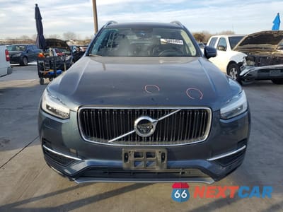 Piąte zdjęcie samochodu w środku: 2018 VOLVO XC90 T6 VIN:YV4A22PK2J1334315 - miniatura